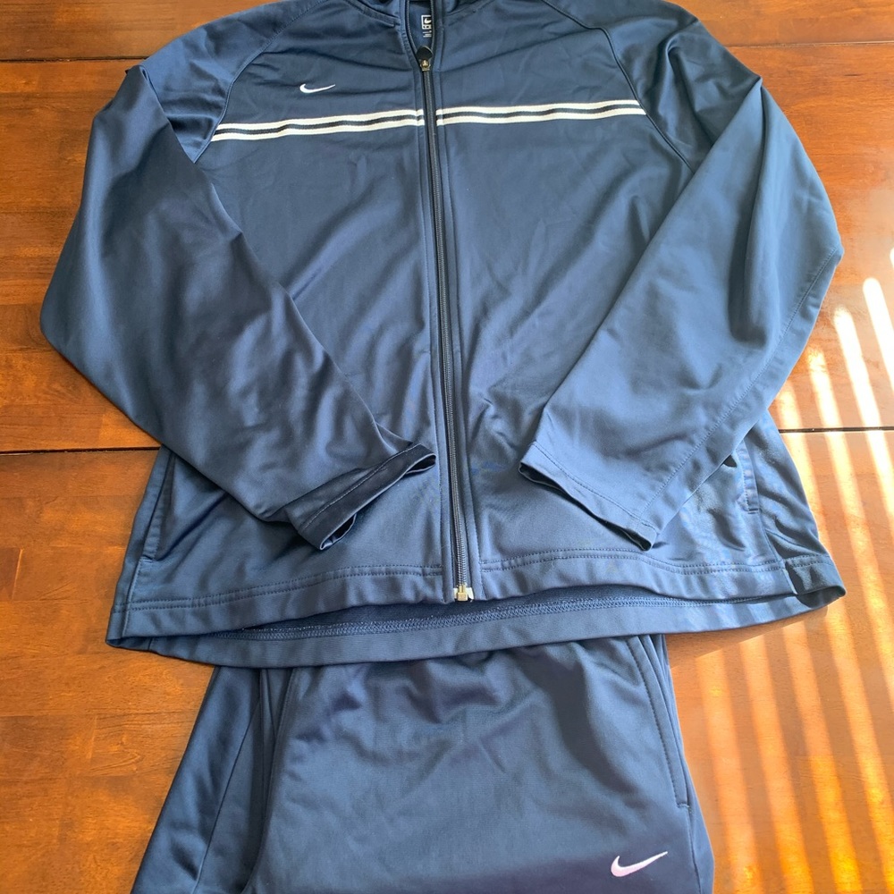 Man’s XL navy blue Nike track suit
